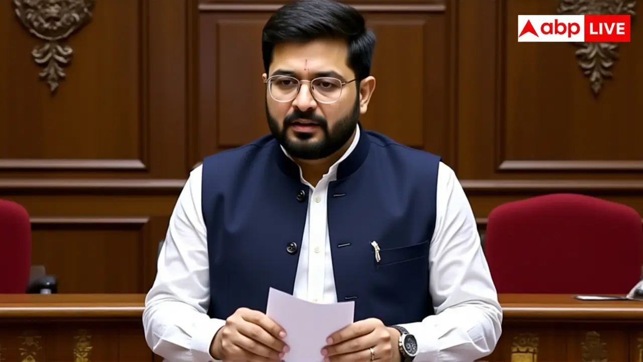 पार्टी नेतृत्व की चुप्पी और अंदरूनी कलह